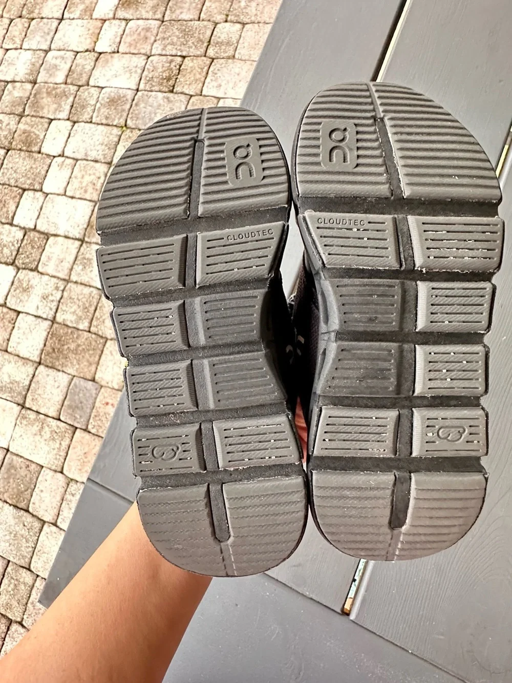 On Running Kids Black Mesh Sneakers with Hook-and-Loop Strap